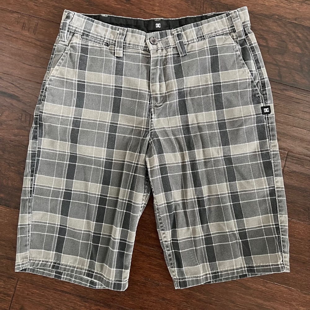 DC Gray, Black & White Plaid Checkered Men's Casual Shorts Sz 28